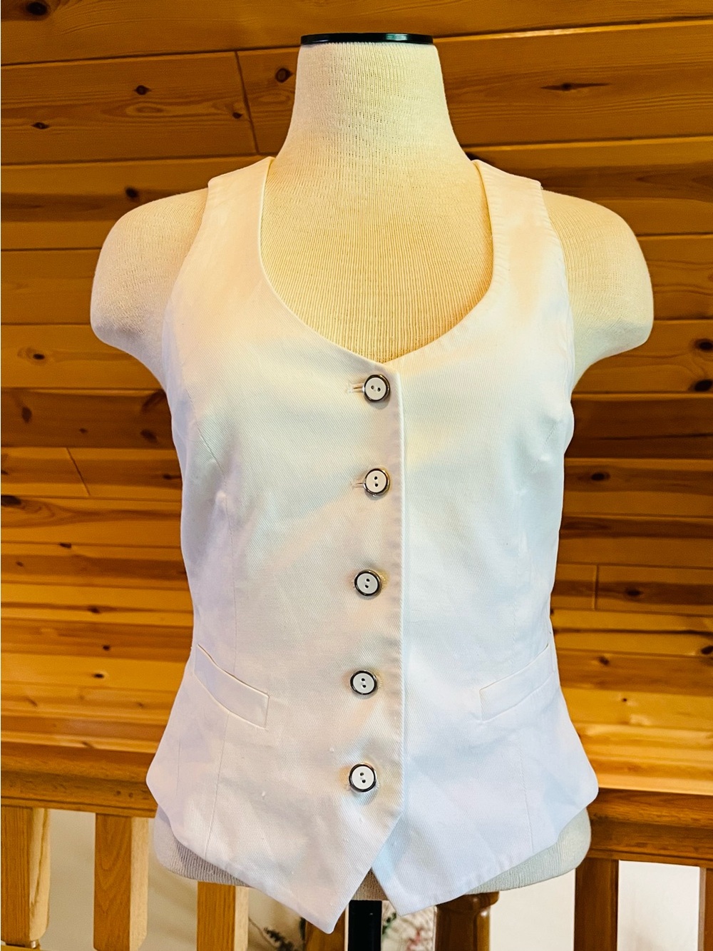 White House Black Market Women's White Button-Front Tailored Vest Top Size 0